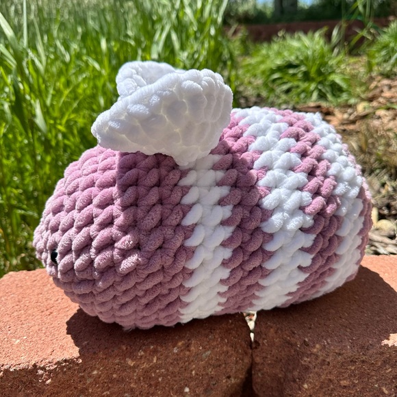 Hand crocheted bee plush - Picture 3 of 5